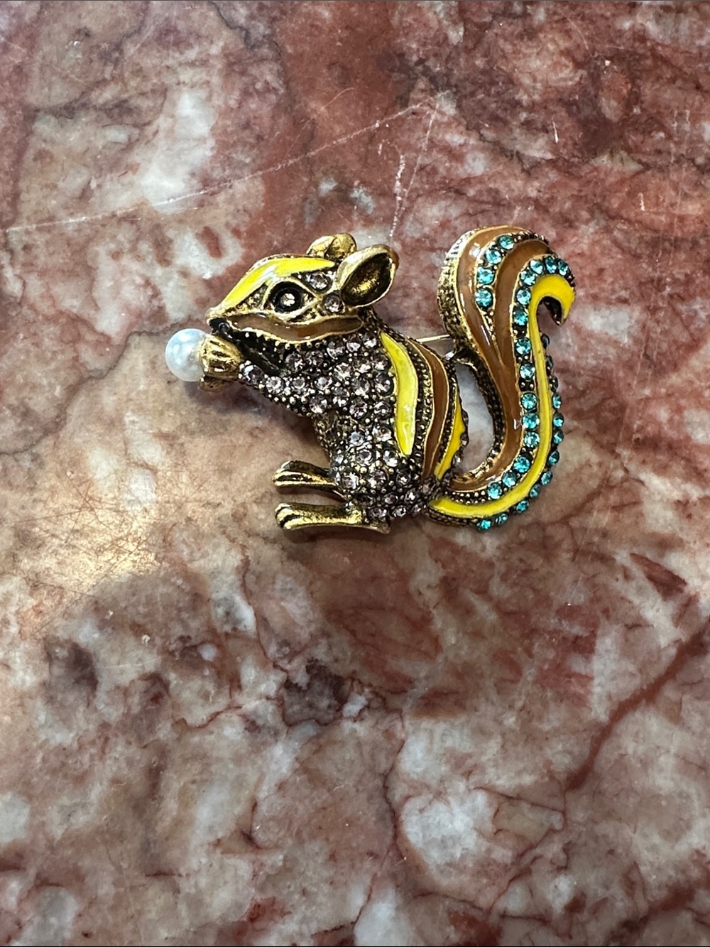 Gold and Yellow Crystal Chipmunk Brooch - Picture 3 of 6